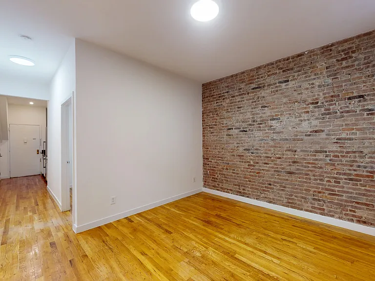 312 E 91st St #1R — Photo 7