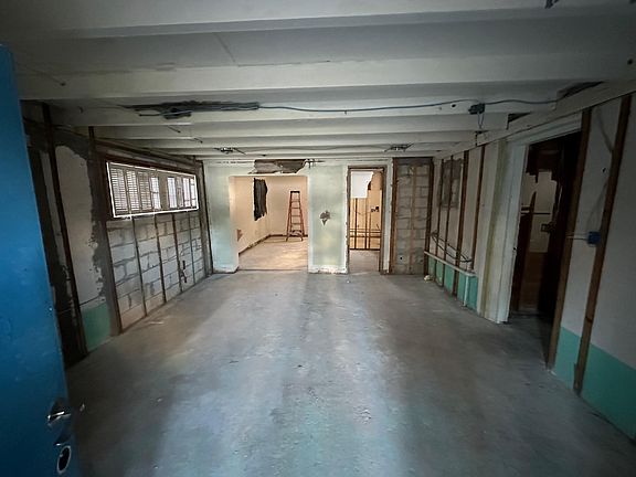 3rd image of 5000 SW 26th Avenue