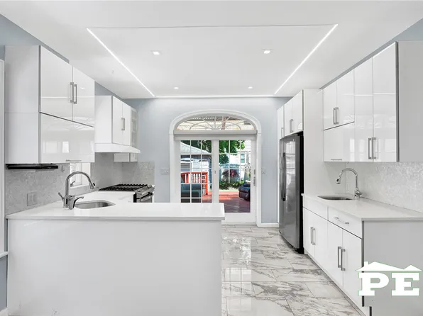 1721 East 31st Street image 1 of 24
