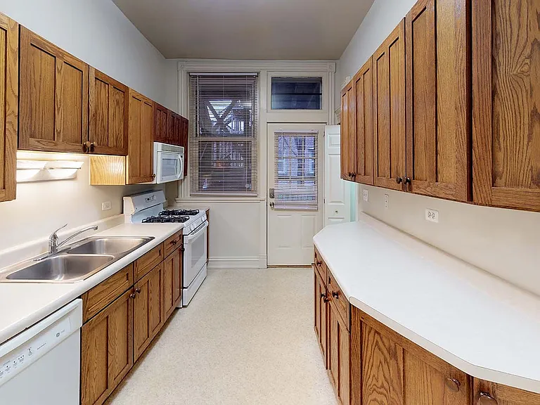 5706-10 S. Blackstone Ave — Photo 31
