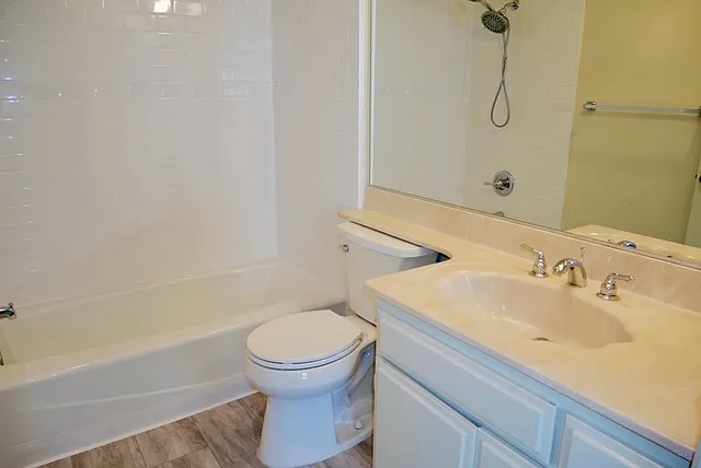 15045 Dickens St #205 — Photo 25