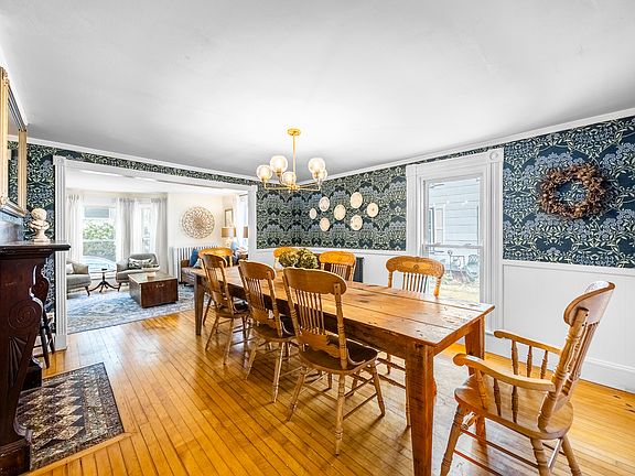 2nd image of 287 French St