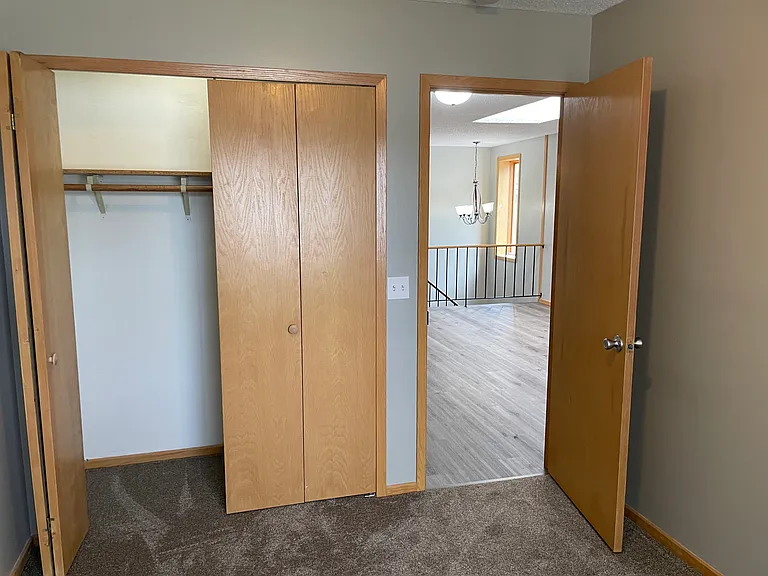 350 Oakwood Dr — Photo 19