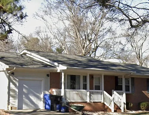 704 W Park Ave Photo 1