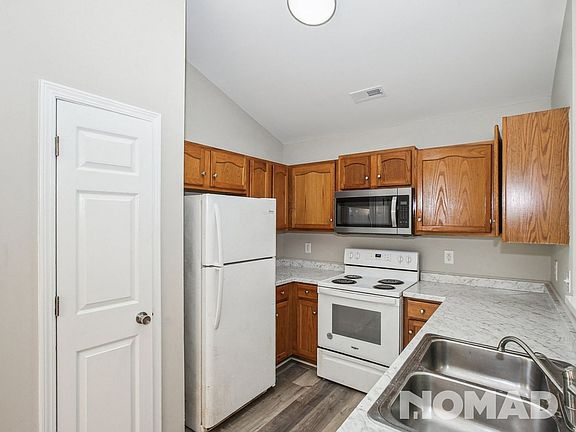 2nd image of 1306 Braveheart Ln