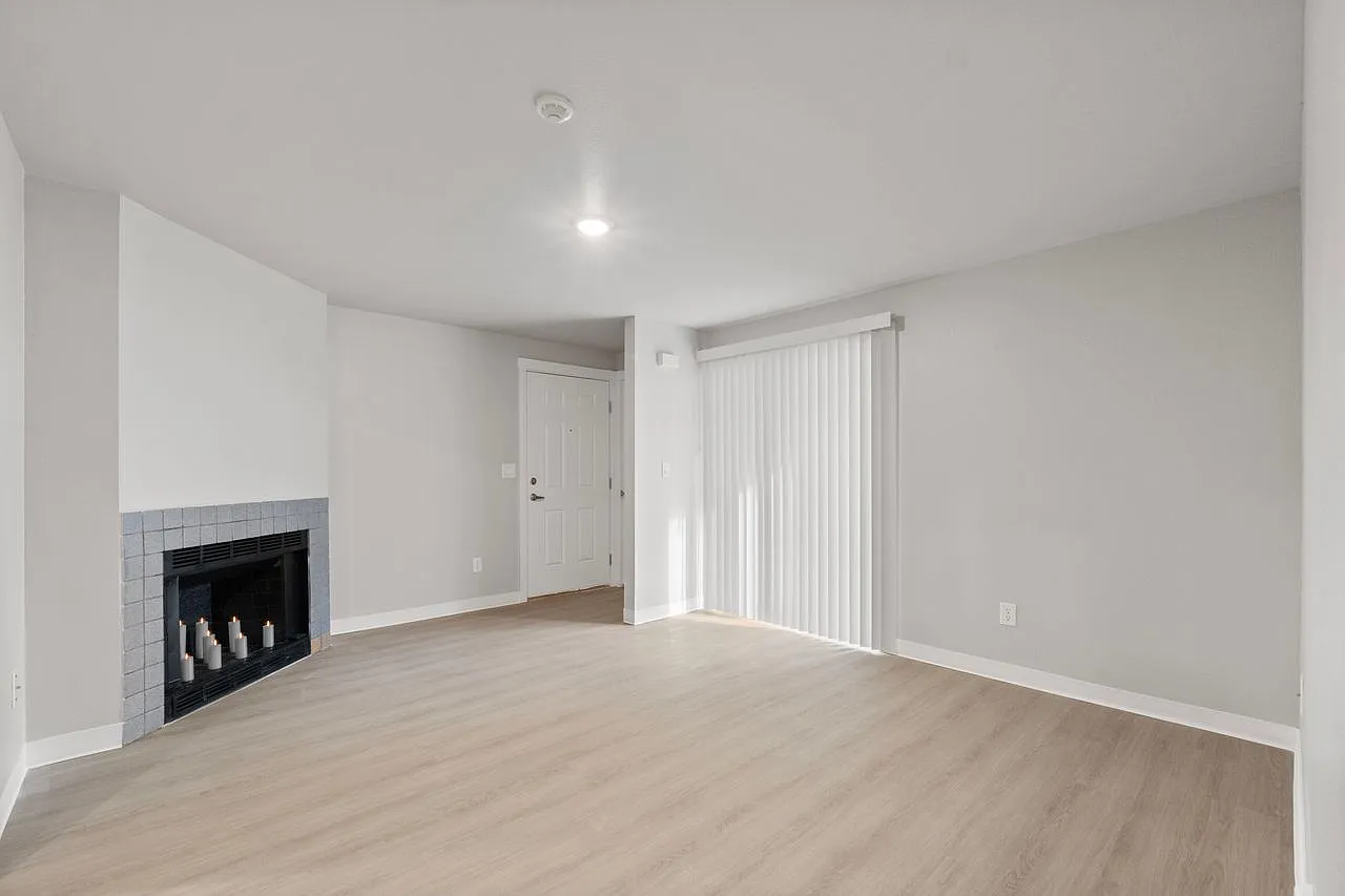 Chambers Crest Apartments — Photo 3