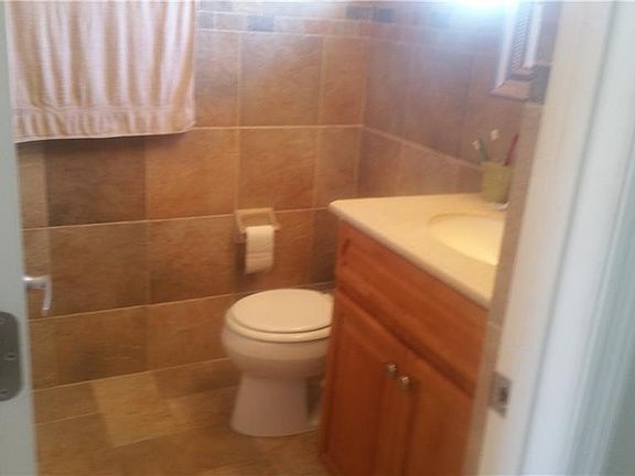 3rd image of 18399 Gulf Blvd APT 381