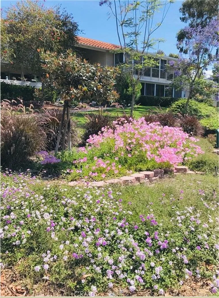 2 bed, 1009 sqft, $2,500 — Photo 1