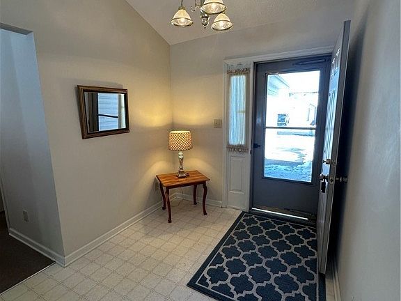 5th image of 6747 Grovebelle Dr