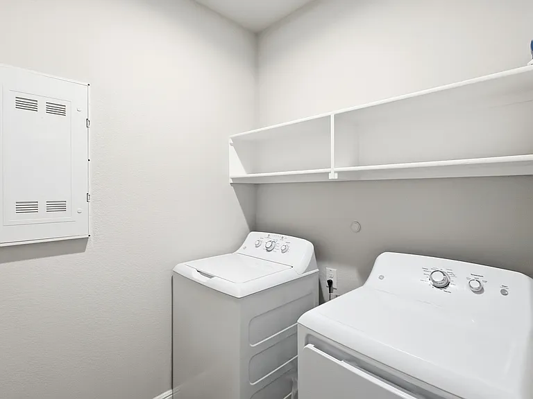 14525 Delphinus Dr — Photo 10