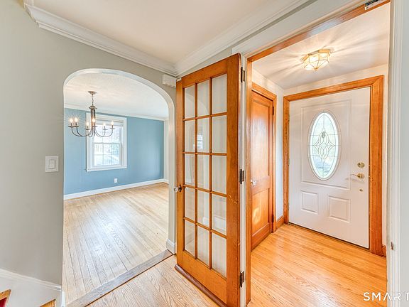 2nd image of 425 Hackmatack Street