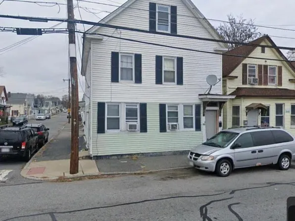 379 Lakeview Ave, Lowell, MA 01850