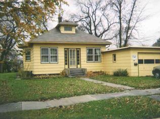 723 N Central St, Warren, MN 56762