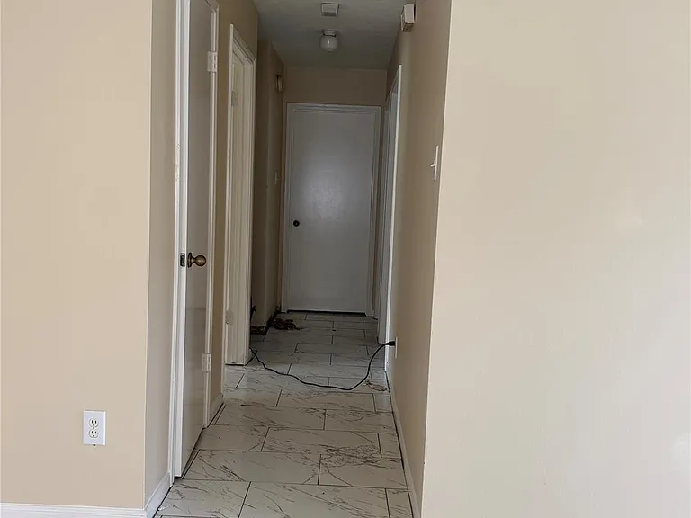 4863 Drew Forest Ln — Photo 8