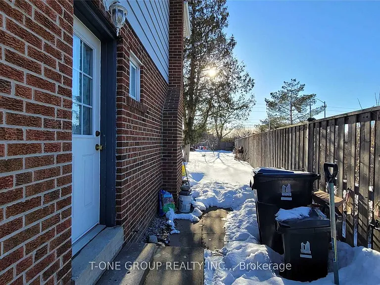 97 Briarscross Blvd #BASEMENT — Photo 12