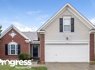 8212 Belmont Stables Dr, Charlotte, NC 28216