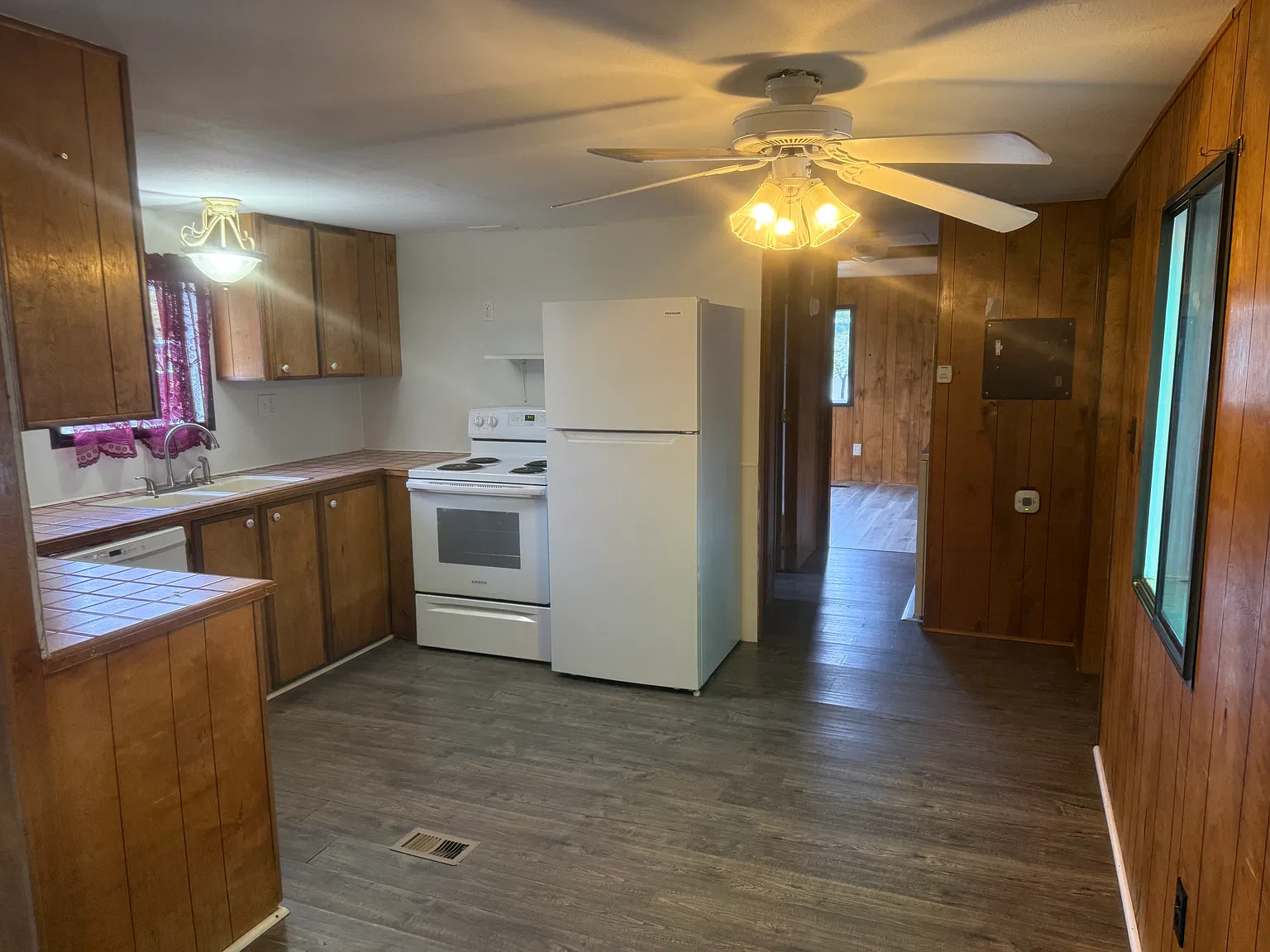 2 bed, 784 sqft, $1,650 — Photo 2