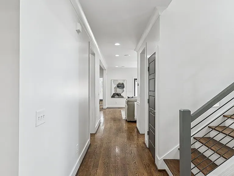 2302 Sunset Pl — Photo 6