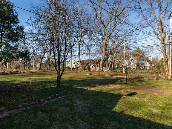 4th image of 51937 Bellflower Ln