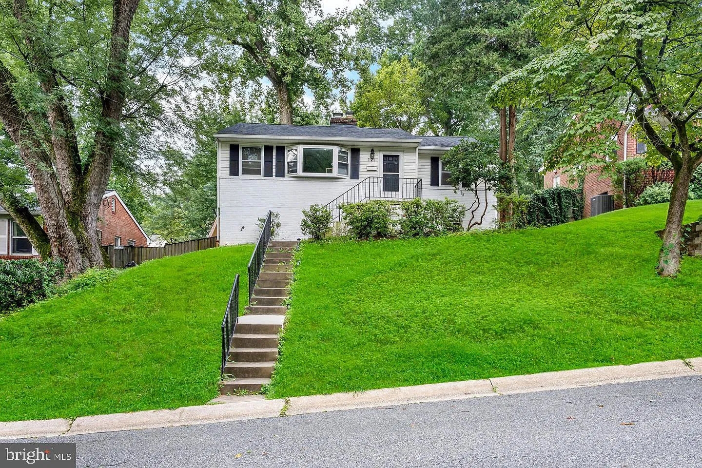 3 bed, 2.0 bath, 1725 sqft, $3,000 — Photo 1