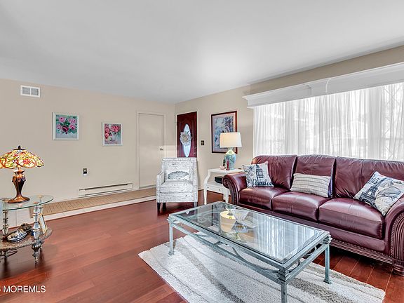 5th image of 71 N Buckingham Drive