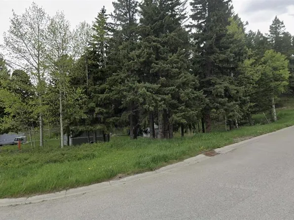 2722 76th St, Crowsnest Pass, AB T0K 0M0