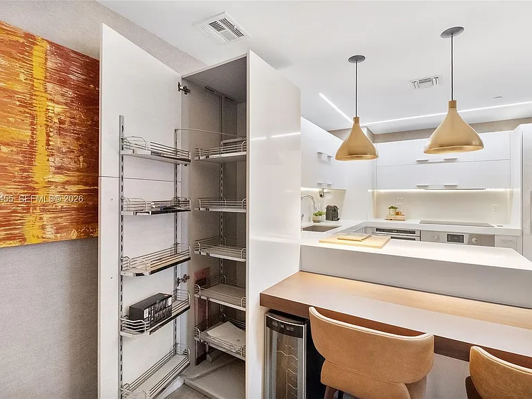 45 SW 9th St #1401 — Photo 18