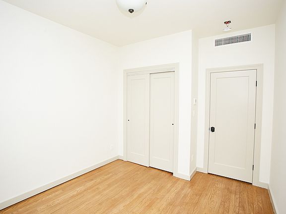 4th image of 29-12 Newtown Ave #4