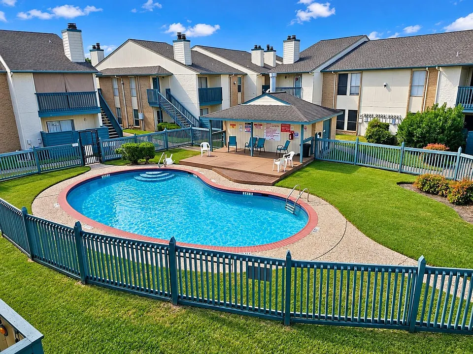 250 El Dorado Blvd #282