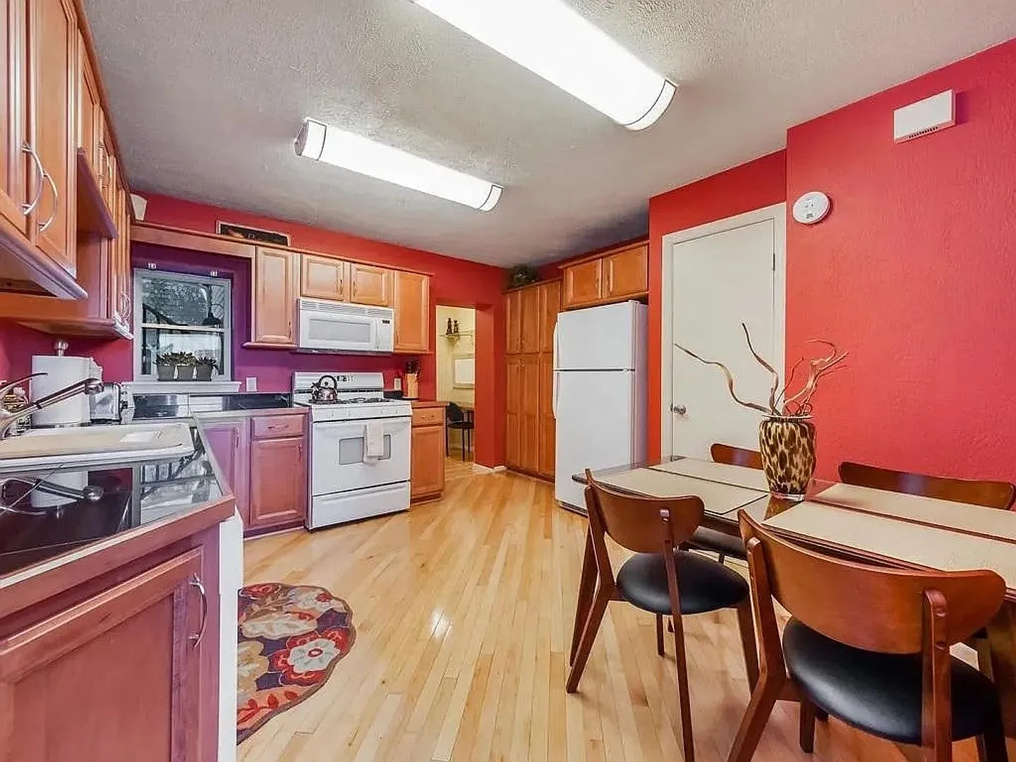 203 Grandview — Photo 3