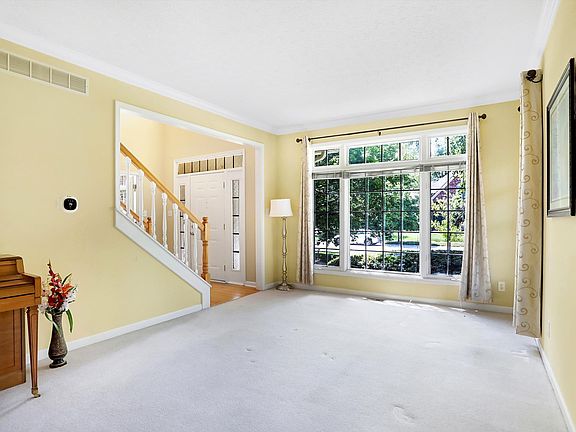 5th image of 10243 Parkway Dr