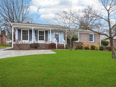 141 Flintfield Dr, Winston Salem, NC, 27103