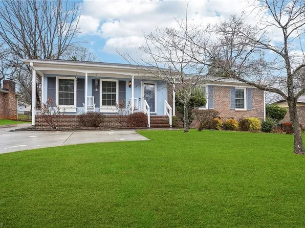 141 Flintfield Dr, Winston Salem, NC 27103