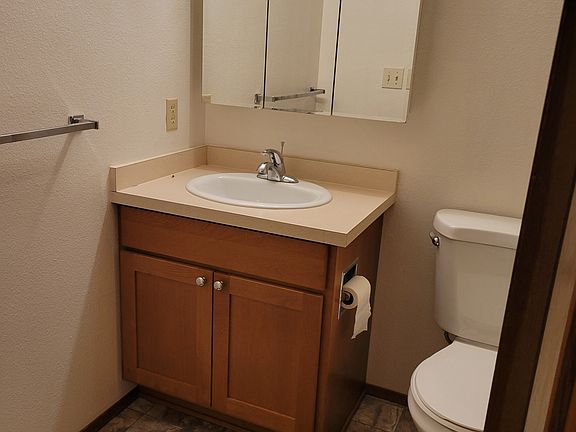 Hallway full bath