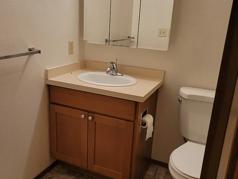 Hallway full bath