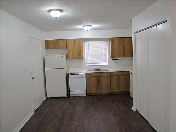 4th image of 3603 Temple St APT B