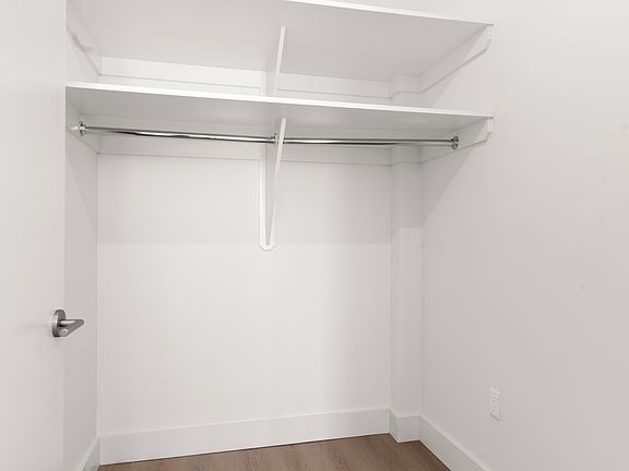 4th image of 4-34 26th Ave #421