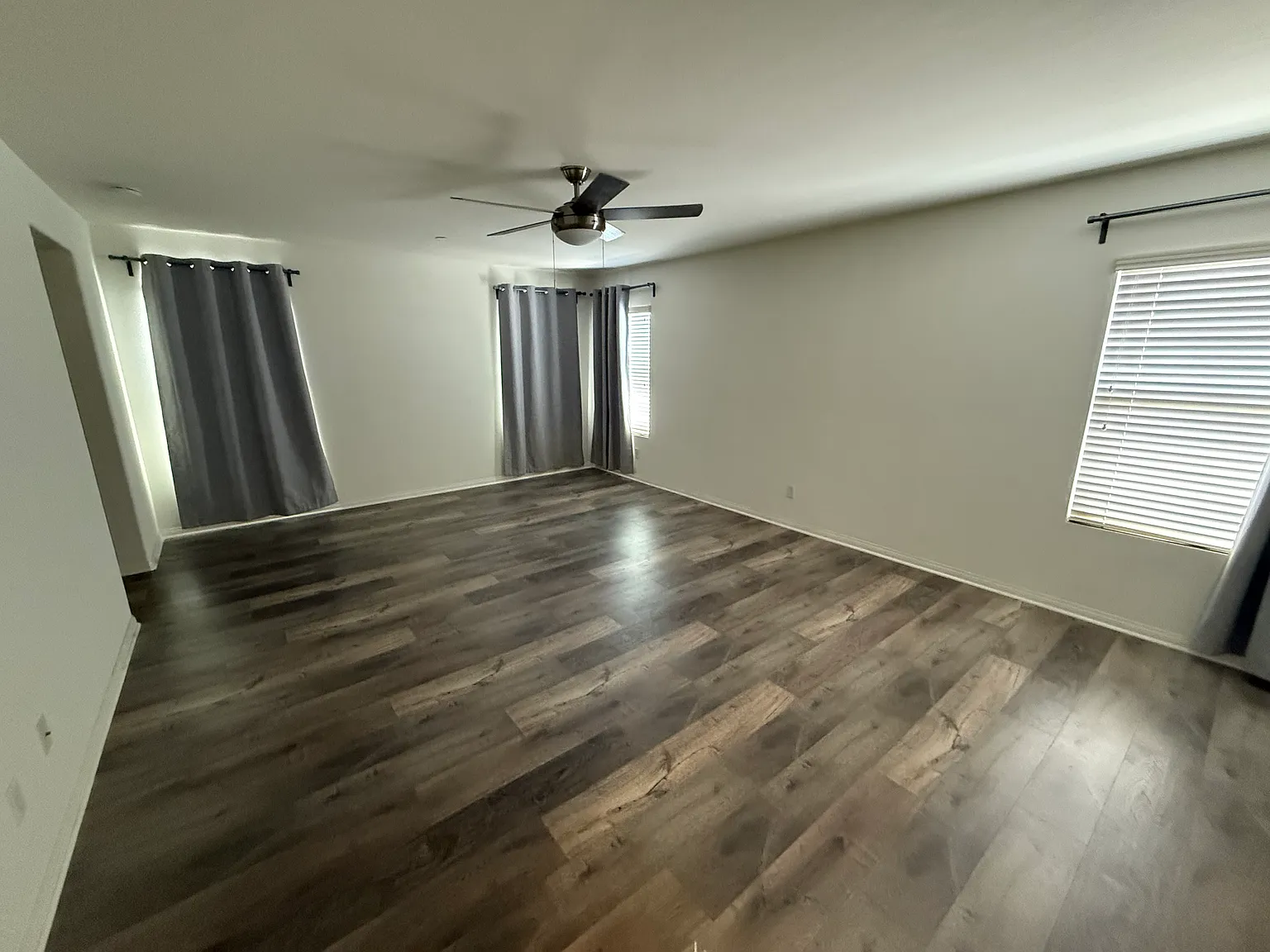 4588 Vincent Way — Photo 4