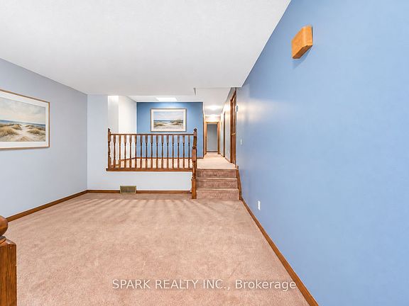 4th image of 28 Lampman Cres