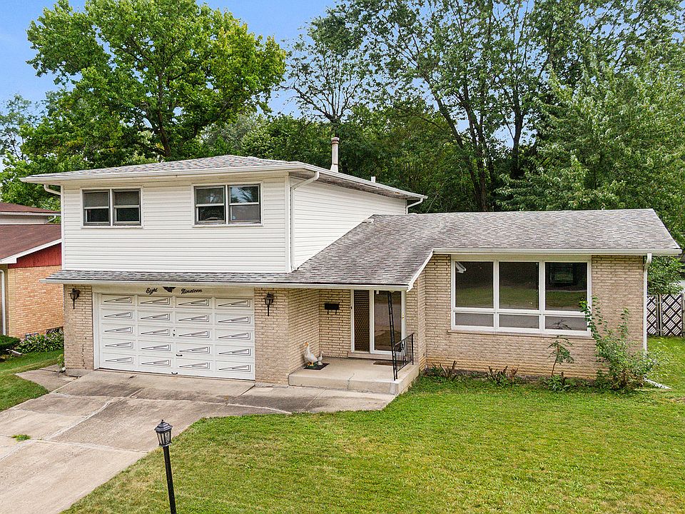 1st image of 819 Riverview Dr