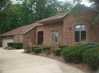 12825 N Partridge Dr, Valley View, OH