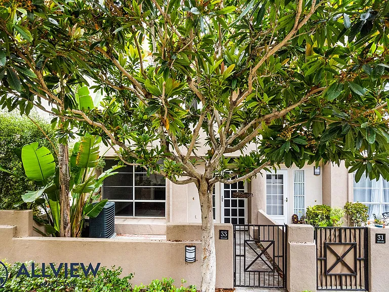 33 Silverwind — Photo 25