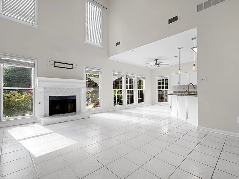 895 Joe Dr — Photo 11