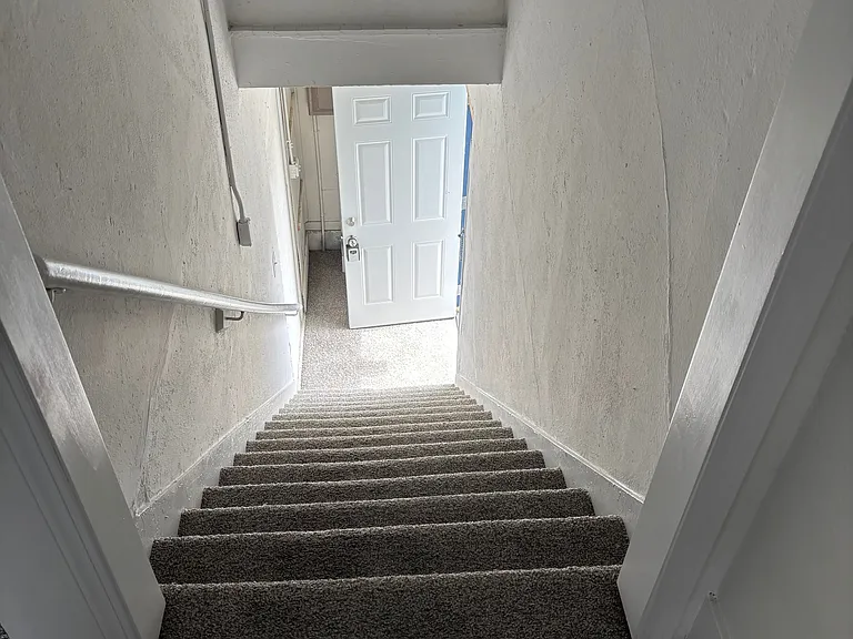 1521 Michigan Ave — Photo 9