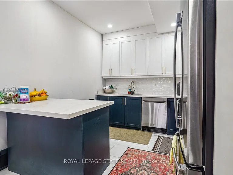 251R King St E — Photo 8