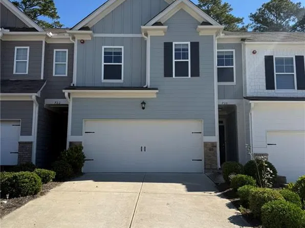 720 Woodstock Grove Dr, Woodstock, GA 30188