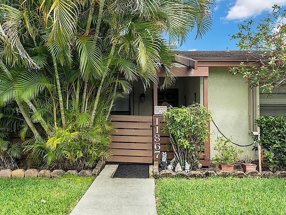 4th image of 11867 SW 12 Place