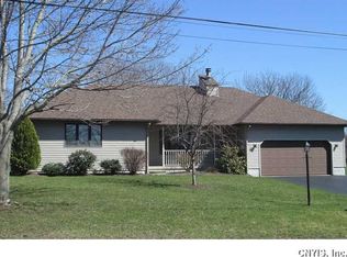 61 Hart St, Oswego, NY 13126