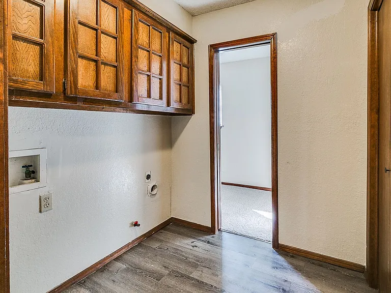 9006 N Rockwell Dr — Photo 38