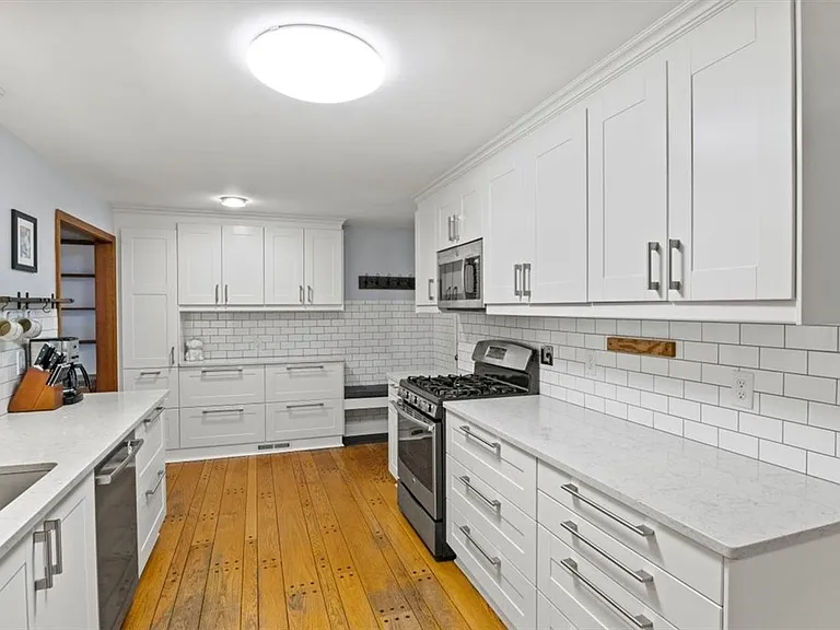 485 Oakridge Dr — Photo 14